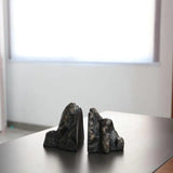 Buchstütze Felsmassiv